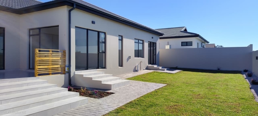 4 Bedroom Property for Sale in Fountains Estate Eastern Cape